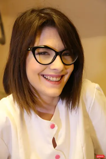 Sara Bell – Slim German in Glasses Gets Fucked in Pantyhose