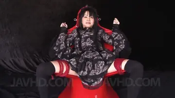Hikaru Momose – Japanese MILF Masturbates with a Dildo While Restrained and Oiled