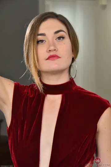 Kat Monroe – Petite Redhead Strips and Shows Her Tattoo