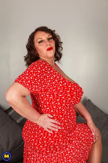 Tall British BBW Strips Out of Her Dress and Fucks a Dildo