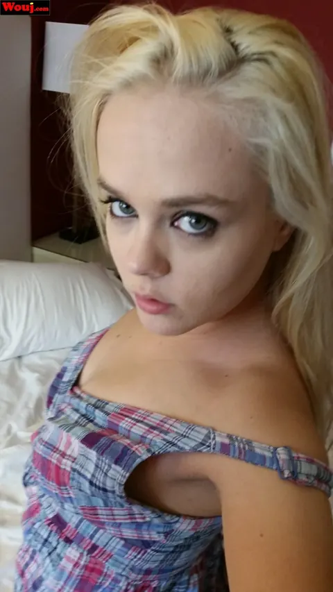 Bridgette Skies: Blonde in Panties Pulls Them Aside for a Selfie – photo 13 of 14