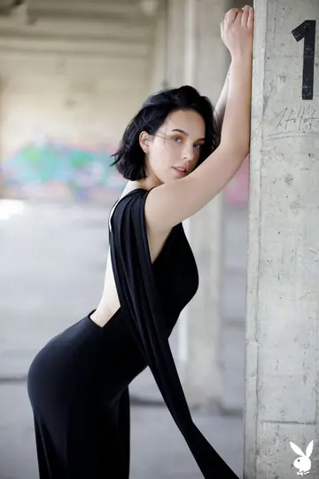 Marisa Ehret – German Brunette in High Heels Spreads Outdoors