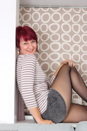 Tall British Redhead MILF Strips and Poses Nude