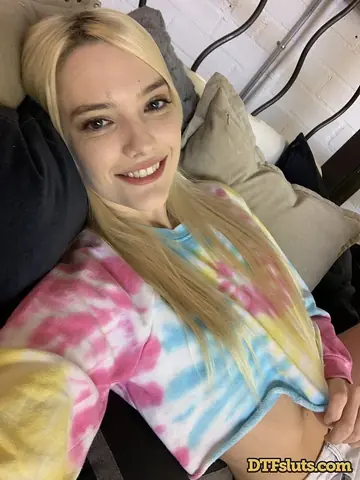 Kenna James – Slim Blonde in Lingerie and Shorts Shows Her Natural Tits