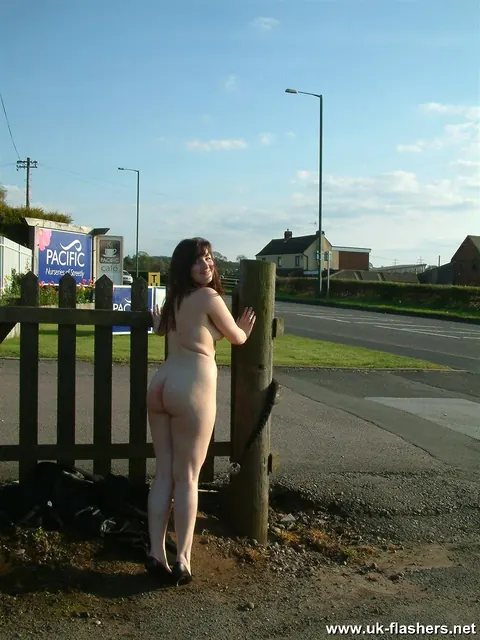 BBW Brunette Strips Nude Outdoors in Heels – photo 15 of 16