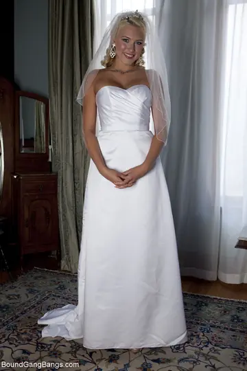 Katie Summers – Busty Blonde Bride Peels Off Her Wedding Dress for Lingerie