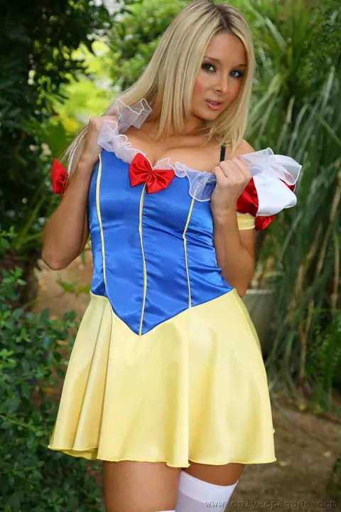 Stevie Louise Ritchie: Busty British MILF Strips Off Her Costume Outdoors in Stockings – photo 6 of 21