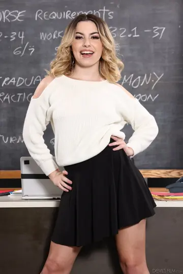 Rachael Cavalli – Tall Blonde MILF Teacher Has Group Sex and Takes a Cumshot