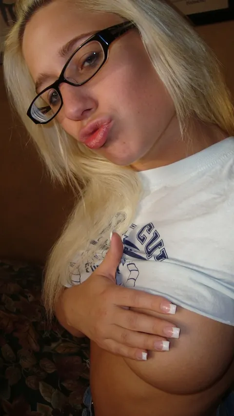 Sammie Spades: Blonde in Glasses and Skirt Shows Her Big Tits in Selfies – photo 3 of 20