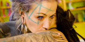Anuskatzz – Tattooed Brunettes Finger, Lick and Fist in Lesbian Play