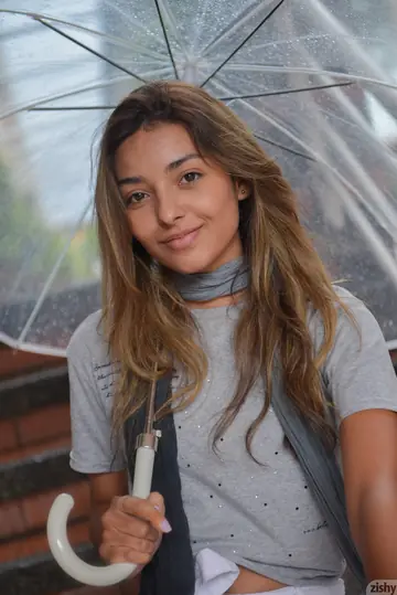 Camilita Johanna – Colombian Latina in a Skirt Flashes Her Tits and Ass Outdoors
