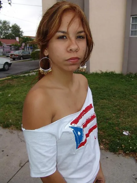 Thick Latina Redhead Shows Off Her Big Ass in Jeans and Panties – photo 2 of 14