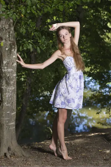 Skinny Redhead Strips Out of Her Skirt and Spreads Outdoors