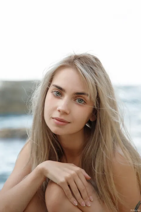 Sofy Bee: Slim Blonde with Small Natural Tits Spreads Outdoors – photo 19 of 20