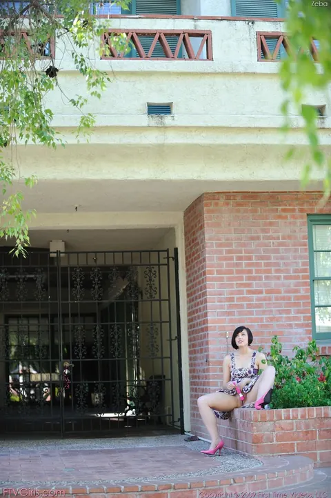 Brooke Lee Adams: Short-Haired MILF Masturbates in a Dress Outdoors – photo 17 of 20