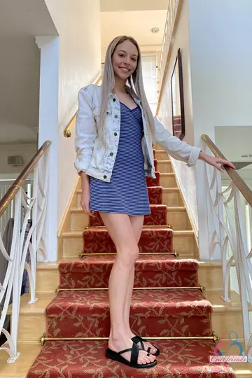 Petite Blonde Spreads Her Shaved Pussy and Flexes Feet
