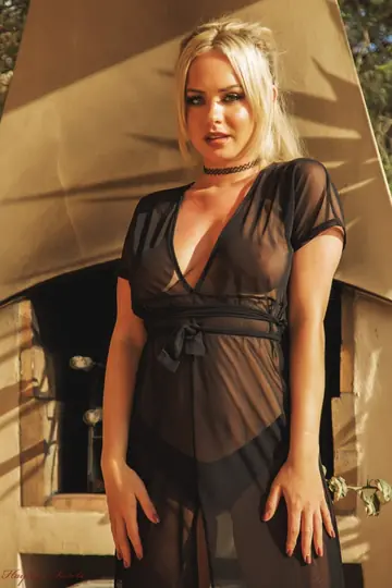 Sara Louise – Busty Blonde Strips Out of Her Panties and Keeps Her Heels on a Sunny Balcony