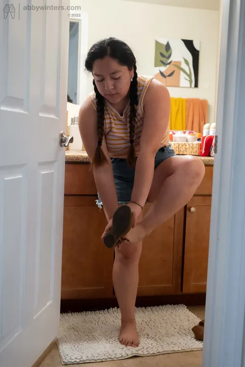 Australian BBW Undresses to Reveal Her Hairy Pussy – photo 13 of 20