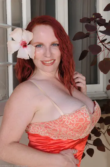 Red Vixen – Redhead MILF in Panties and Heels Spreads Her Pussy