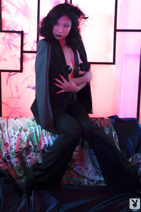Hiromi Oshima: Busty Japanese MILF Strips and Spreads While Smoking – photo 1 of 16