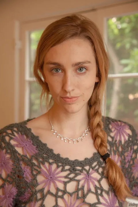 Phoebe Keller: Tall Redhead Amateur Poses in Her Dress – photo 11 of 11
