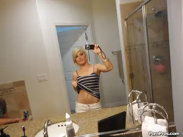 Ash Hollywood – Short-Haired Blonde Undresses for Mirror Selfies in the Bathroom