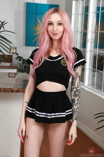 Harper Madi – Petite Blonde Undresses and Poses Naked