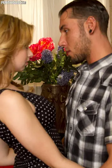 Logan Exx – Blonde Gives Head, Rides Cowgirl and Gets a Facial