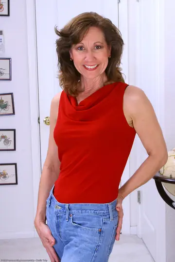 Tall Mature Brunette Strips Out of Her Jeans
