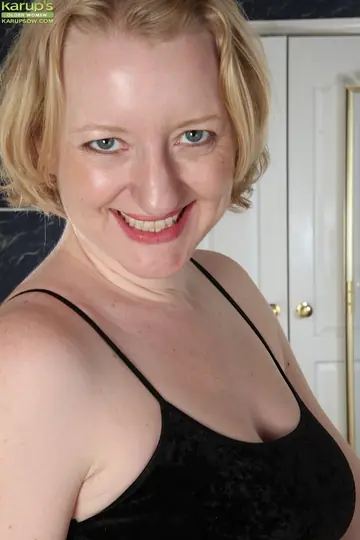 Anya Volcov – Thick European MILF Strips Off Her Panties and Spreads Her Hairy Pussy