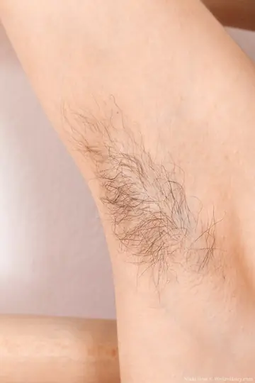 Nikki Heat – Slim Tall Brunette Displays Hairy Armpits and Pussy
