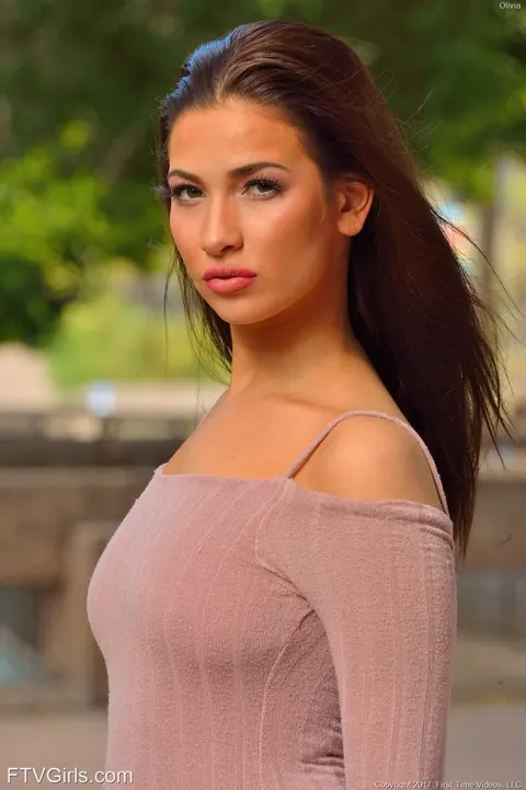 Olivia Nova: Busty Brunette in Heels Inserts a Butt Plug on a Park Bench – photo 2 of 16