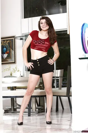 Gensen Giavonni – Brunette in Shorts and Heels Shows Her Shaved Pussy