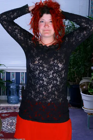 Woman Strips Nude and Turns to Show Her Hairy Bush