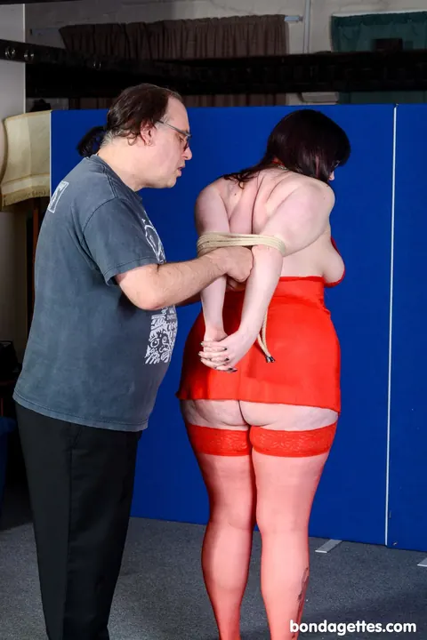 BBW with Big Tits Gets Tied Up by Her Partner – photo 2 of 21