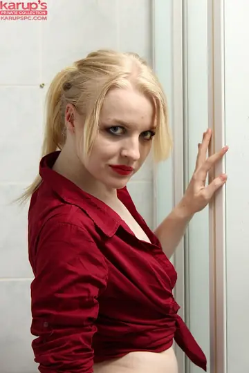 Bella Lei – Blonde in Panties Masturbates in the Bathroom