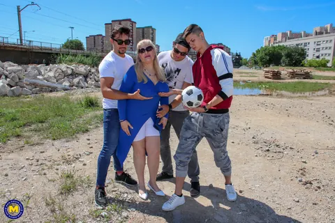 Musa Libertina: Mature Blonde BBW in Glasses Has Group Sex Outdoors – photo 2 of 16