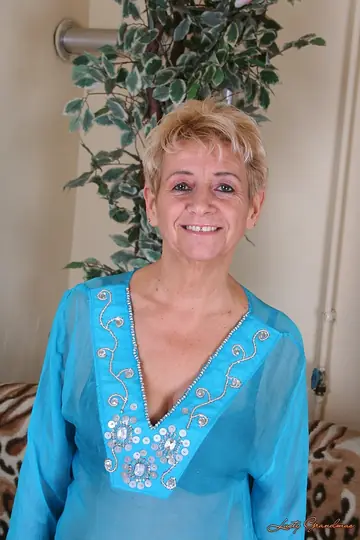 Autumn Leaf – Short-Haired Mature Blonde with Big Tits Takes Anal and Swallows