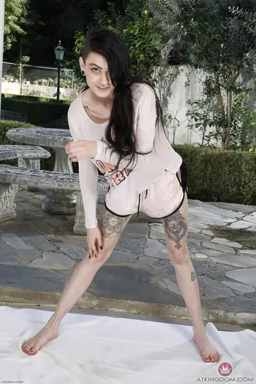 Lydia Black – Canadian Brunette Spreads Her Hairy Pussy Outdoors