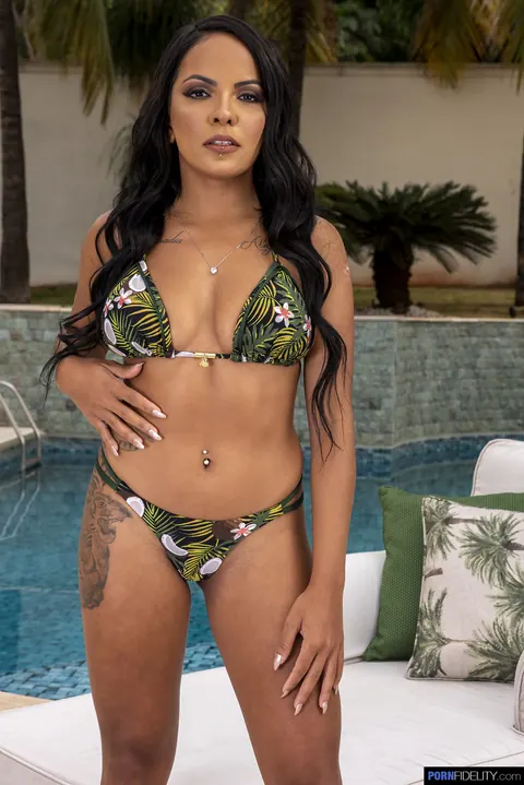 Thick Latina Shows Big Tits and Ass Poolside – photo 1 of 21