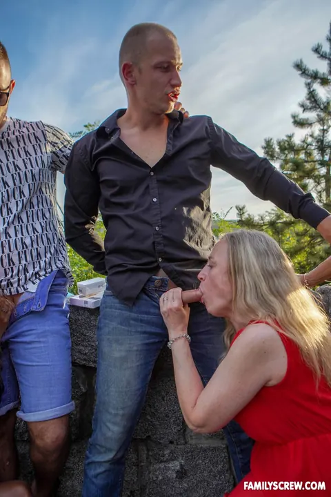 Andrea Ann: Curvy Czech MILF Gives a Blowjob in Outdoor Group Sex – photo 5 of 21