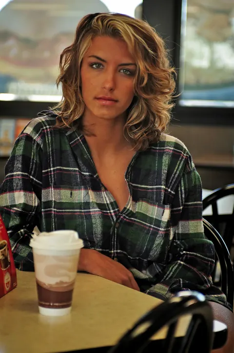 Marilyn Winters: Tanned Blondes in Jeans Kiss and Finger Each Other Outdoors – photo 9 of 20