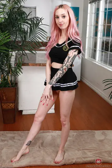 Harper Madi – Tattooed Redhead Strips Nude and Spreads Her Holes in Close-Up