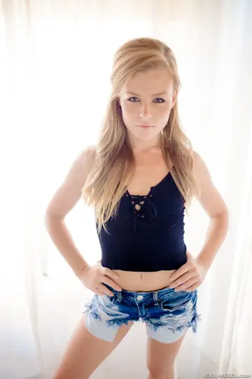 Nicole Clitman – Thick Blonde in Boots and Shorts Spreads Her Shaved Pussy