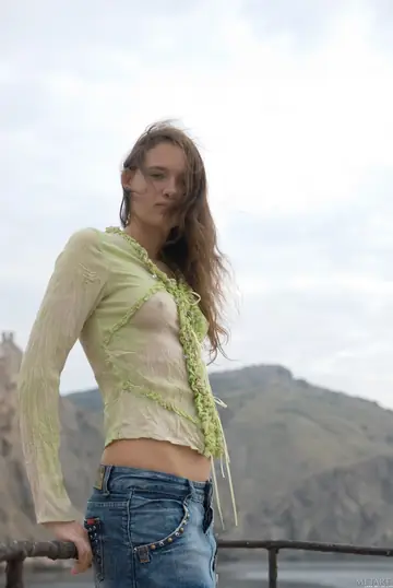 Sonia A – Tall Ukrainian Brunette Strips Out of Her Skirt Outdoors