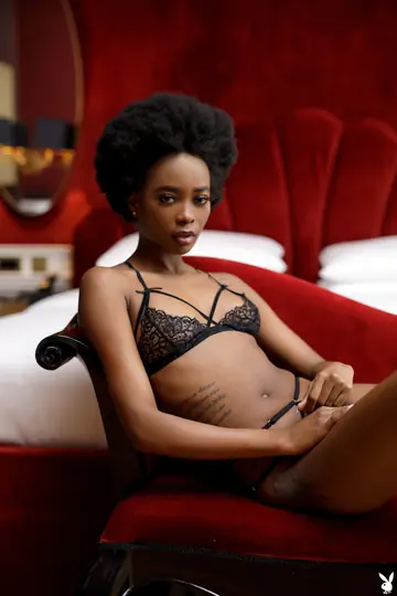 Ebony Woman Strips Off Her Lace Lingerie and Spreads Her Legs