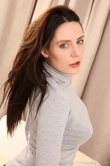 Samantha Bentley – Busty Brunette in Lingerie and Stockings Shows Her Hairy Pussy