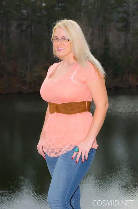 Raquel Stoops: Blonde BBW Releases Big Tits at the Lake – photo 1 of 16