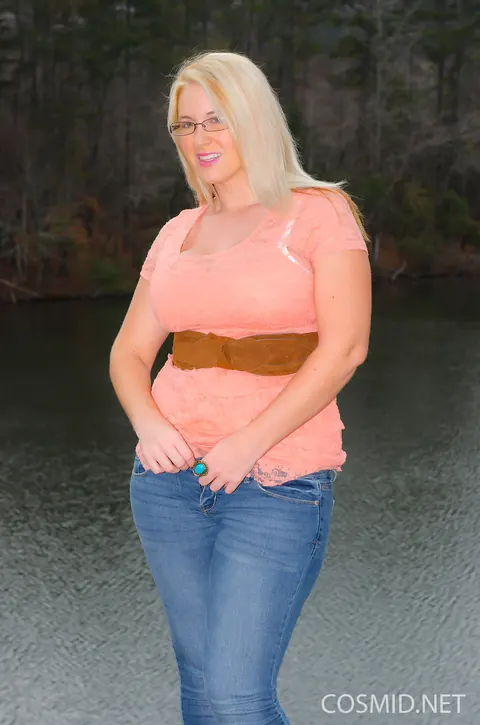 Raquel Stoops: Blonde BBW Releases Big Tits at the Lake – photo 4 of 16