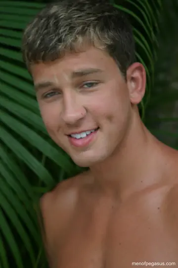 Two Men Kiss and Fuck Outdoors